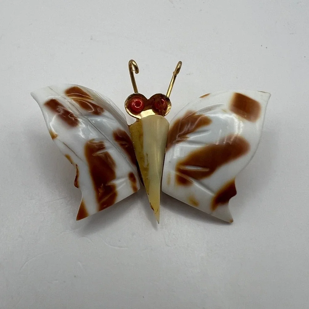 Vintage Shell Butterfly‎ Brooch White Brown Gold Tone Seashell Pin